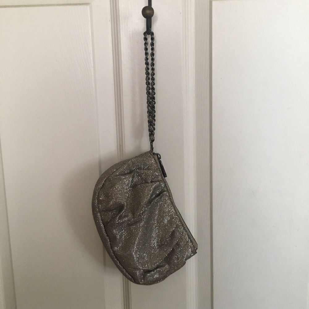 Express gold clutch